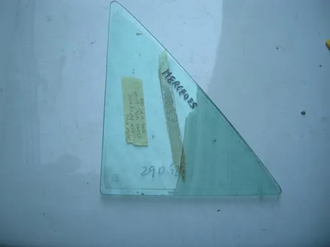Vetro Fisso Verde Porta Posteriore Destra  Mercedes W114 / W115 Berlina