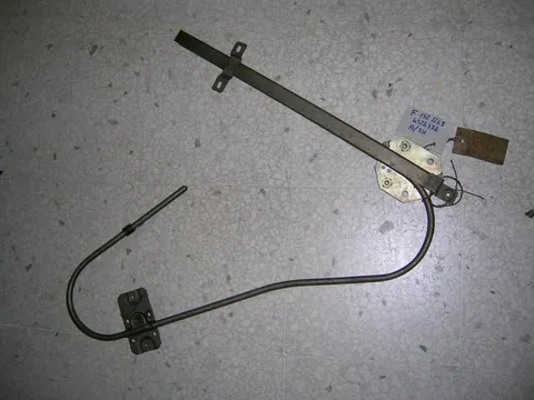 Alzavetro Manuale Anteriore Sinistro Fiat 132 GLS