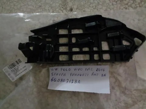 Staffa Paraurti Anteriore Destra Volkswagen Polo Vivo 2014
