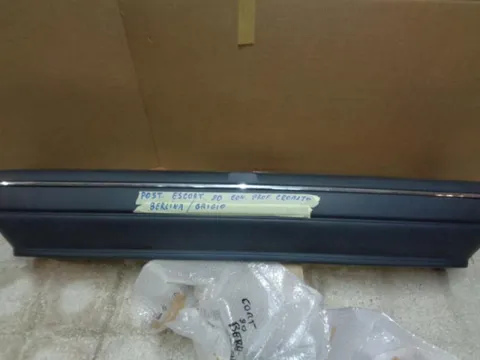 Paraurti Posteriore Grigio Con Profilo Cromato Ford Escort 1990-1995