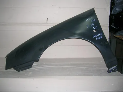 Parafango anteriore SX Renault R19