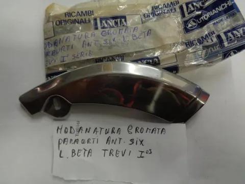 Modanatura Cromata Paraurti Anteriore Sinistro Lancia Beta Trevi