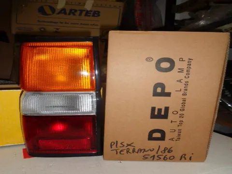 Fanale Posteriore Sinistro Nissan Terrano 1986