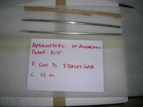 Modanatura In alluminio Parafango Posteriore Fiat 600D (Lunghezza 44 Cm)