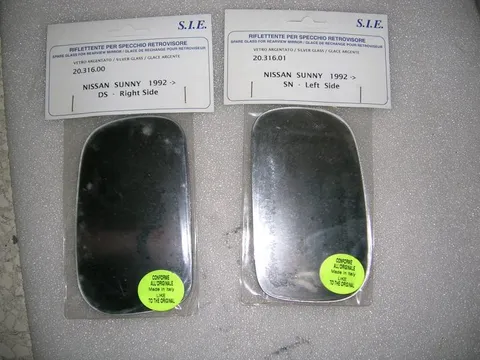 Vetrino Specchio Retrovisore Dx e Sx Nissan Sunny