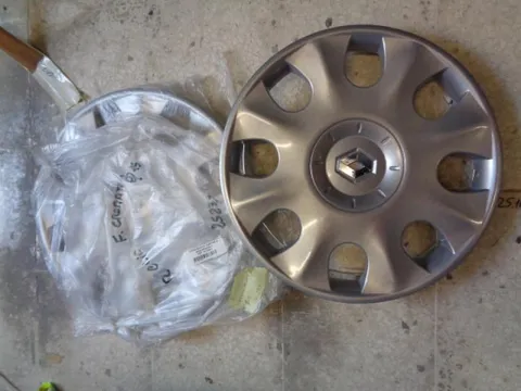 Borchia Ruota 15" Renault Clio Cromata