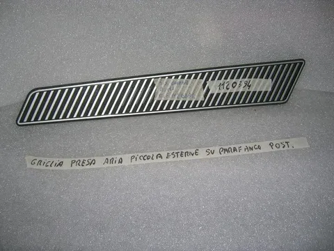 Griglia Presa Aria Piccola Esterna Superiore Parafango Posteriore Sinistra A112