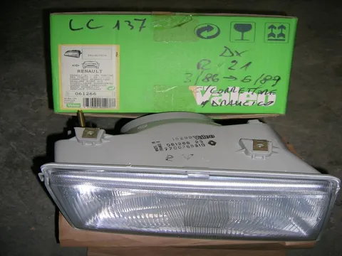Proiettore Dx Renault 21