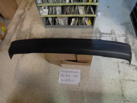 Paraurti Posteriore Nero Seat Ibiza 1993