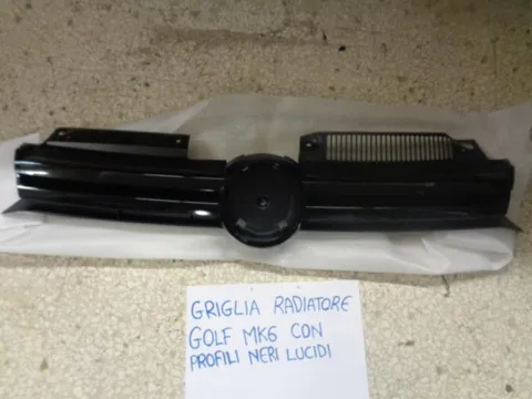Griglia Radiatore Superiore Golf Mk6 Con Profili Neri Lucidi