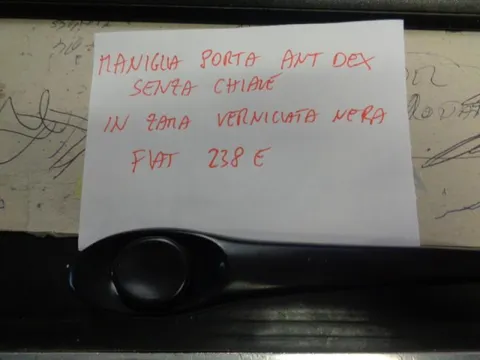 Maniglia Porta Anteriore Destra Senza Chiave In Zama Verniciata Nera Fiat 238E