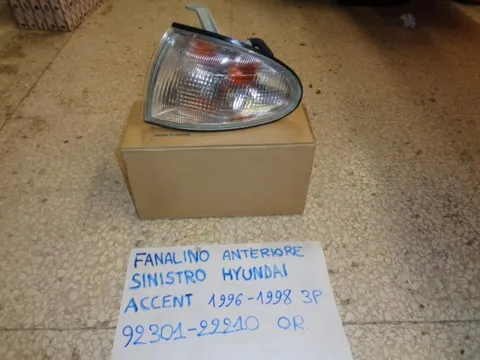 Fanalino Anteriore Sinistro Hyundai Accent 1996-1998 3P